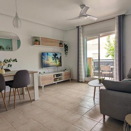 Apartamento Las Palmeras - Con Terraza, Barbacoa, Aire Acondicionado Y A 250M De La Playa! Los Alcázares Kültér fotó