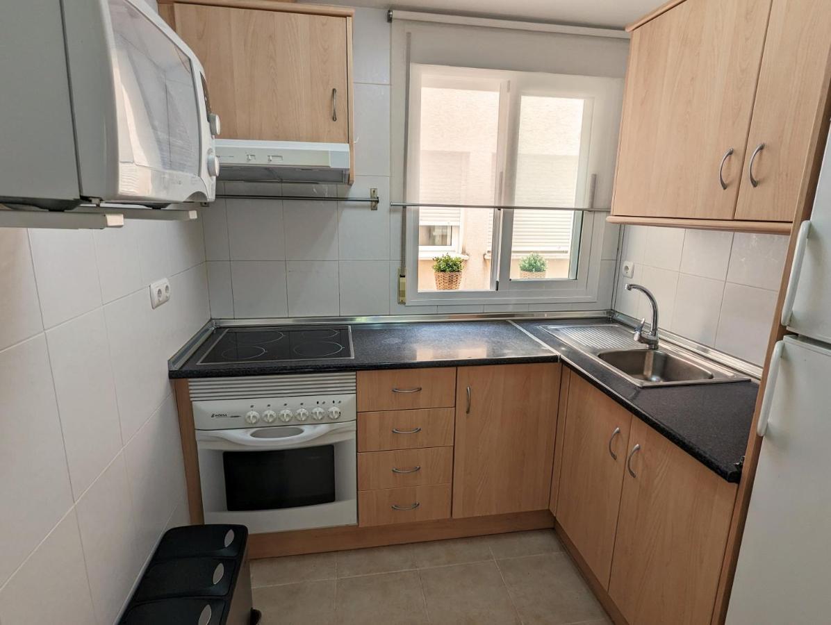 Apartamento Las Palmeras - Con Terraza, Barbacoa, Aire Acondicionado Y A 250M De La Playa! Los Alcázares Kültér fotó
