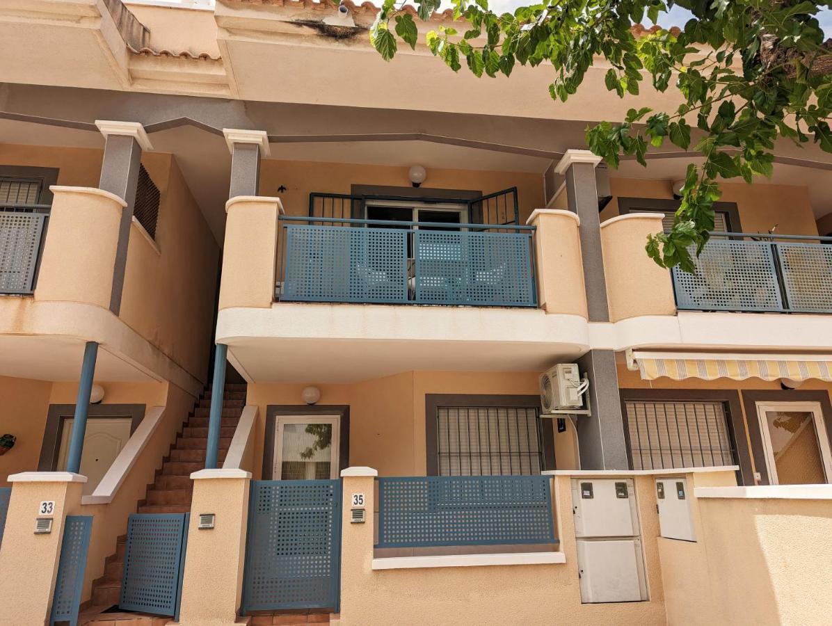 Apartamento Las Palmeras - Con Terraza, Barbacoa, Aire Acondicionado Y A 250M De La Playa! Los Alcázares Kültér fotó