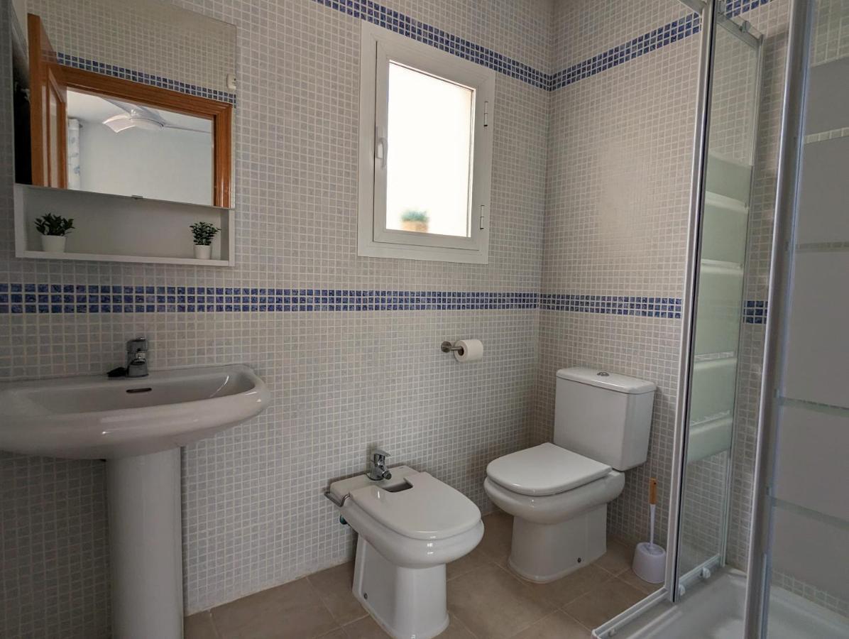 Apartamento Las Palmeras - Con Terraza, Barbacoa, Aire Acondicionado Y A 250M De La Playa! Los Alcázares Kültér fotó