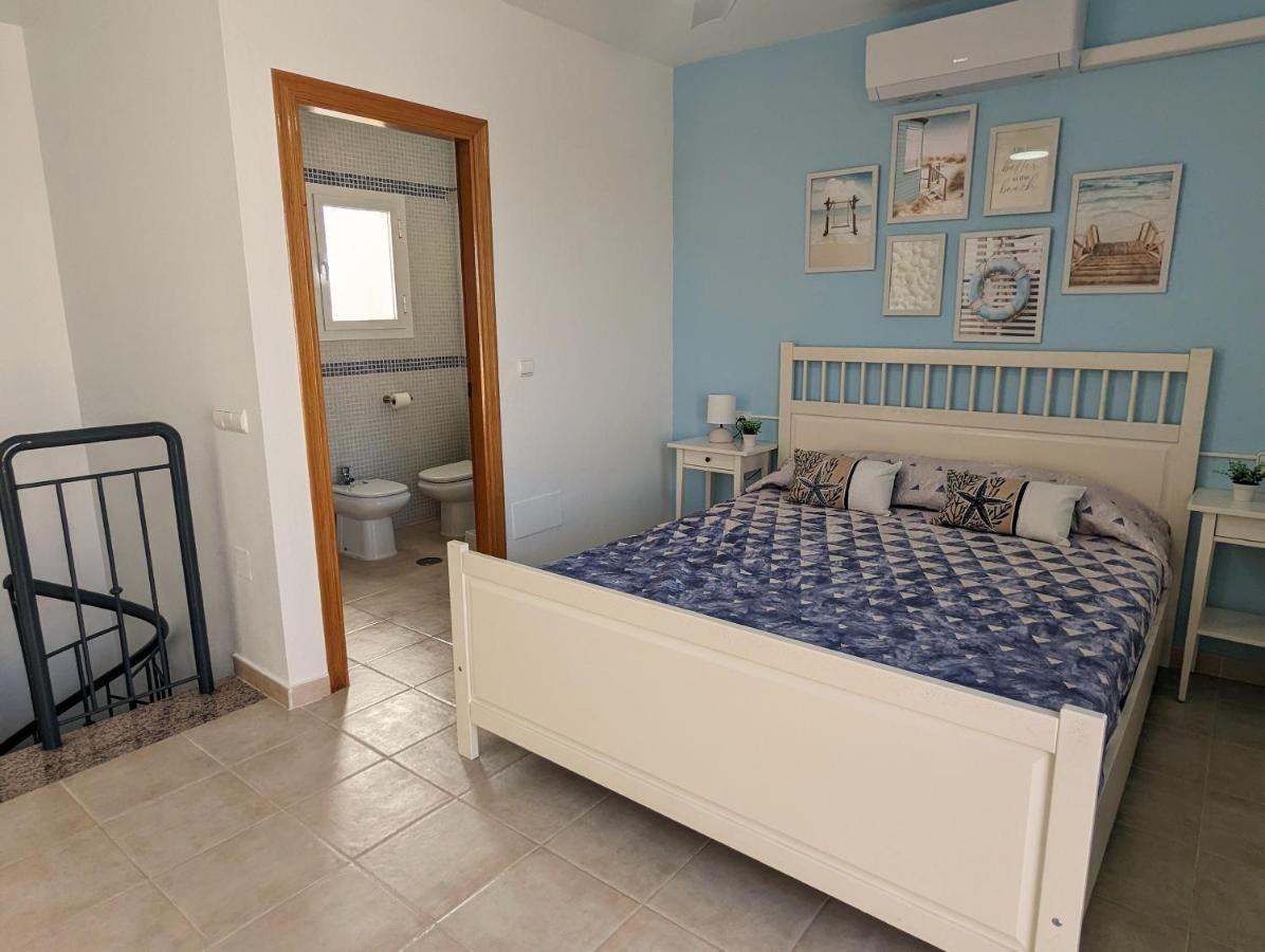 Apartamento Las Palmeras - Con Terraza, Barbacoa, Aire Acondicionado Y A 250M De La Playa! Los Alcázares Kültér fotó